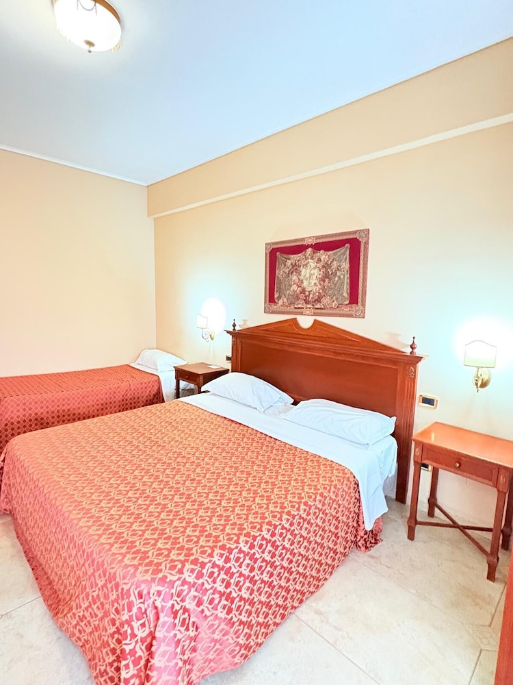 Triple Room - Photo 6
