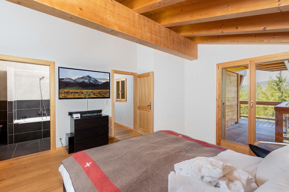 Suite, 2 Queen Beds, Refrigerator & Microwave (Hearing Accessible, Upper Floor) photo 2