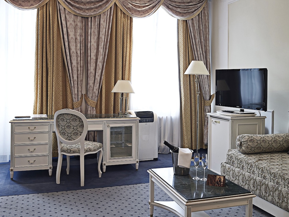 Junior Suite, City View (Twin)