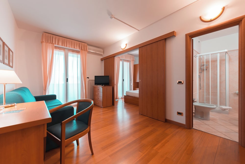 Classic Room, 1 Bedroom - Photo 7