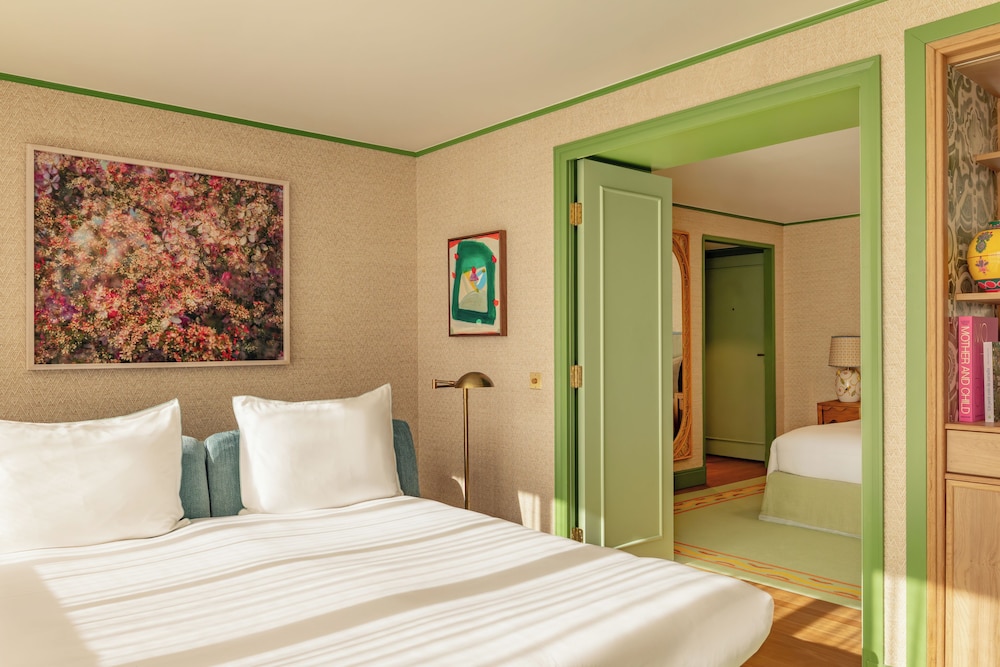 Suite photo 1