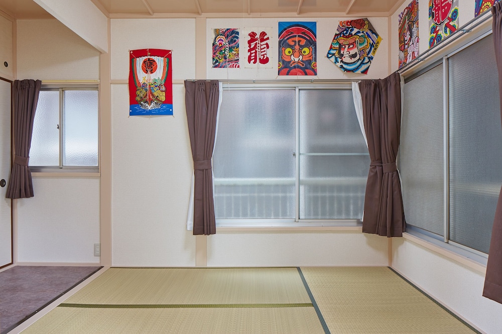 Three-Bedroom House photo 3