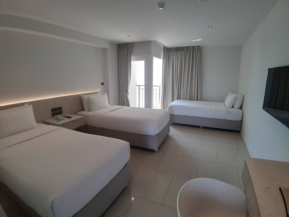 Superior Triple Bed