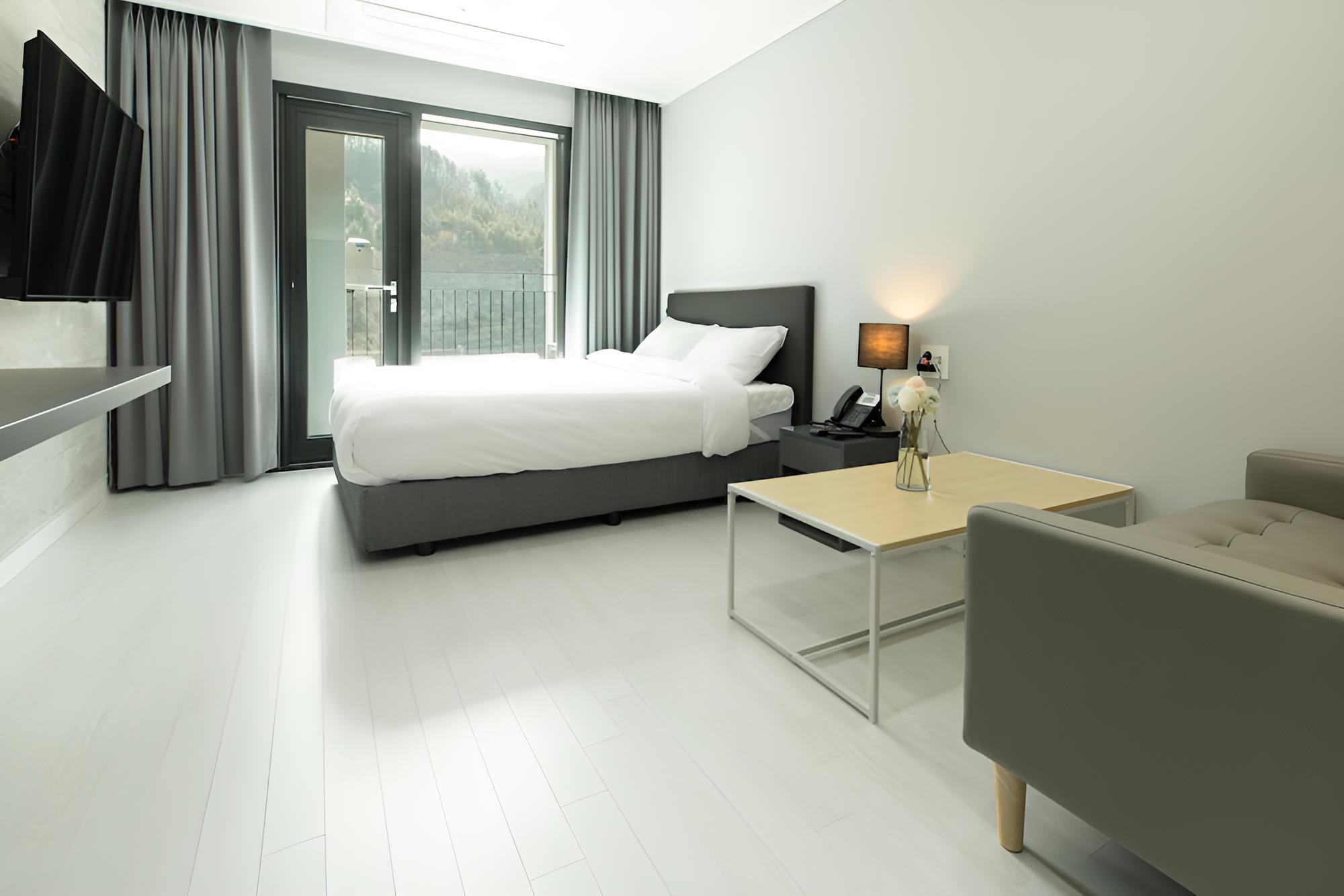 Standard Double Room - Photo 4