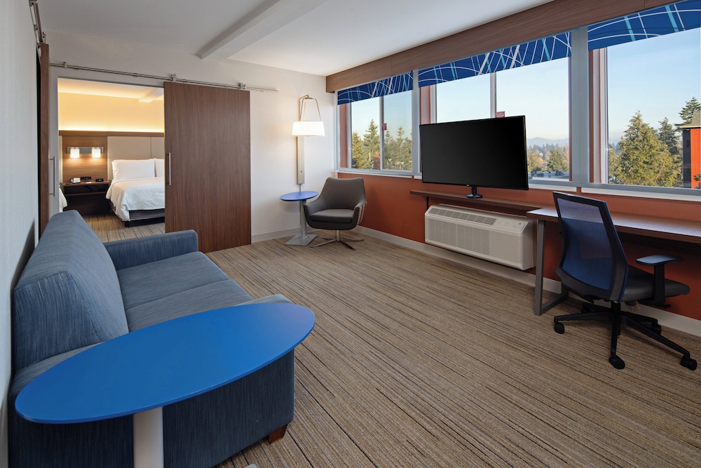 Suite, 1 Bedroom - Photo 4