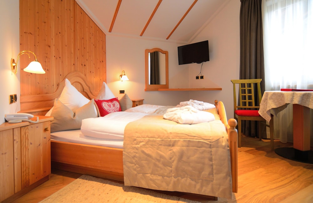 Comfort Double Room, 1 King Bed photo 3