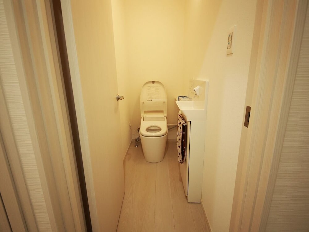 Basic House photo 2
