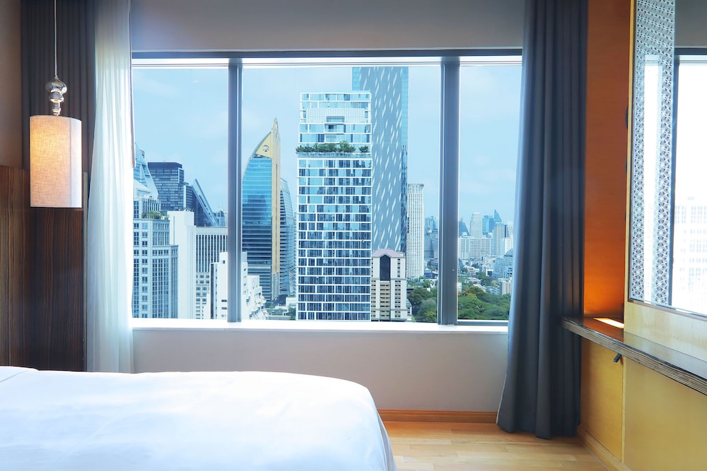 R Discovery Room, 1 King Bed, High Floor, Non Smoking thumbnail 6