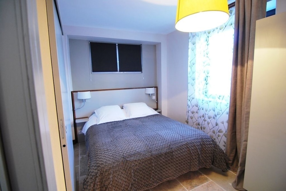 Comfort Apartment, Multiple Beds, Kitchenette, Garden View photo 3