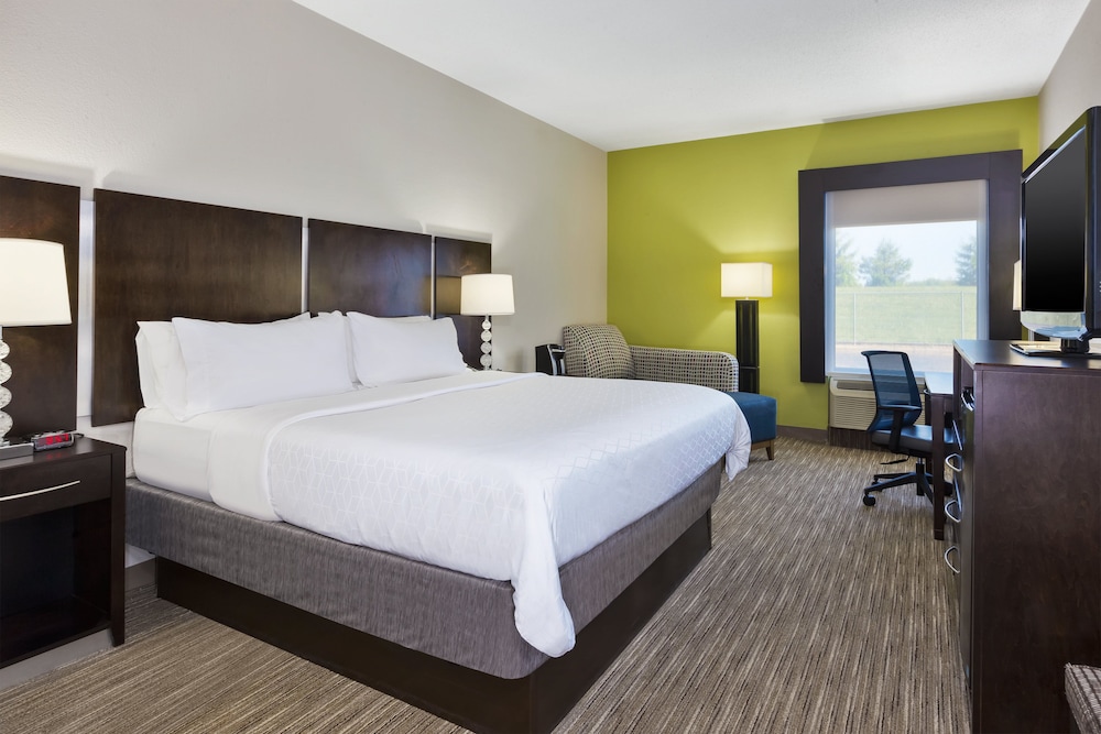 Standard Room, 1 King Bed, Accessible (Communication, Accessible Tub) - Photo 5