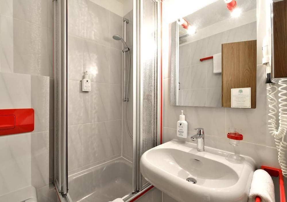 Basic Single Room photo 2