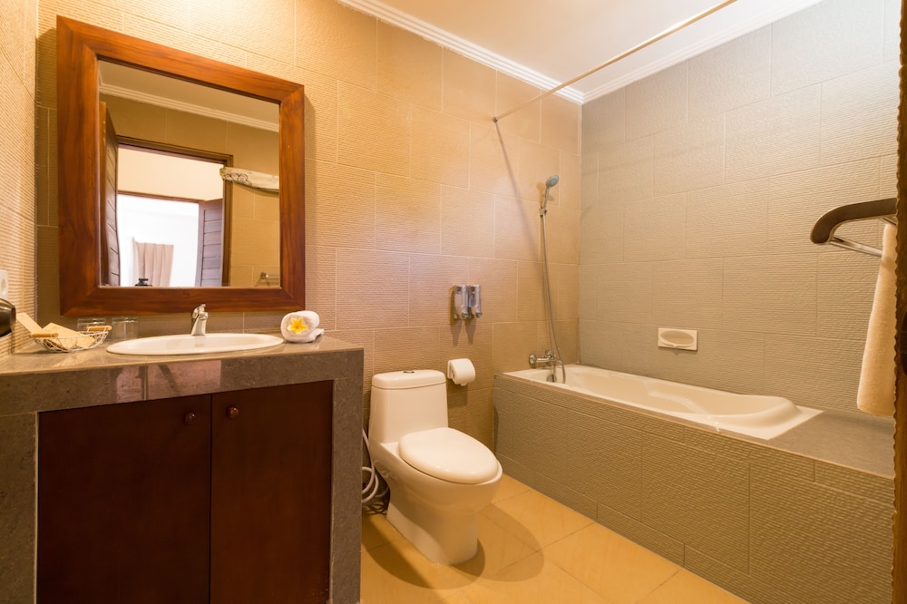 Family Room, Kitchenette photo 3