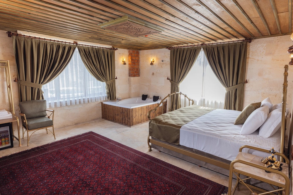 Premium Double Room, 1 King Bed with Sofa bed, Housekeeping, Garden View photo 1