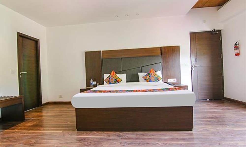 Luxury Room, 1 Queen Bed