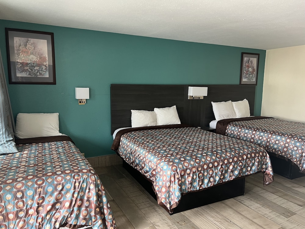 Deluxe Triple Room, Multiple Beds, Non Smoking