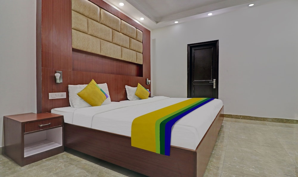 Deluxe Room - Photo 5