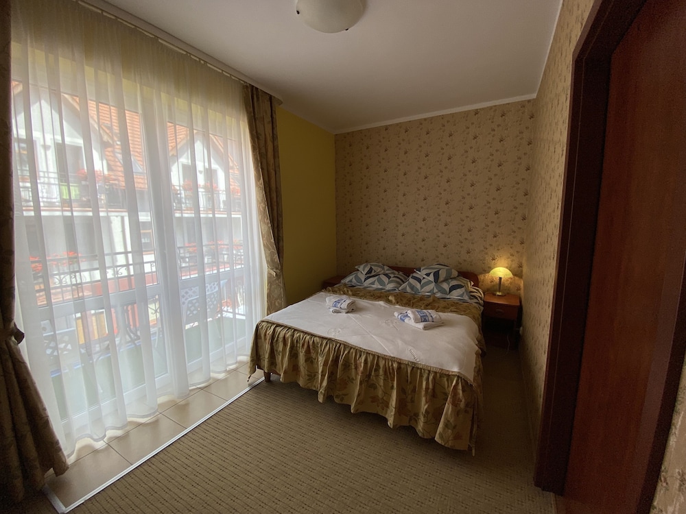 Comfort Suite, Balcony, Park View photo 1