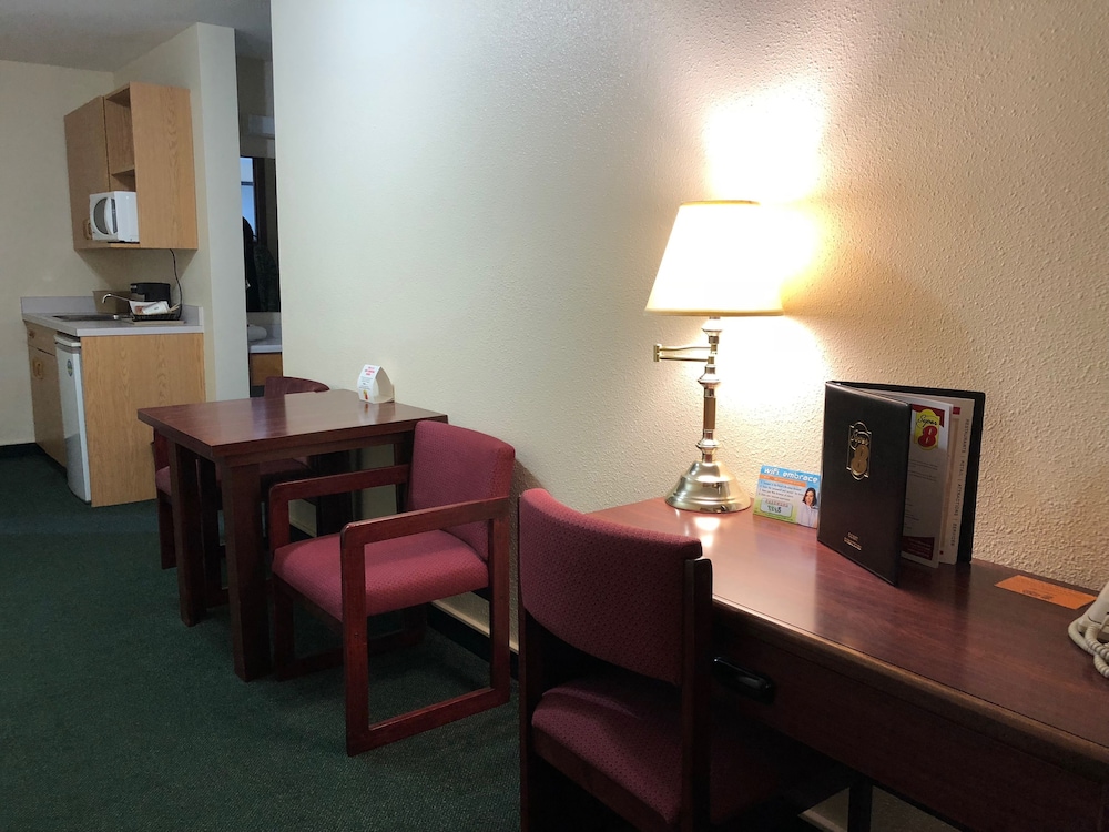 Suite, 1 King Bed, Non Smoking (Two-Room Suite) - Photo 2