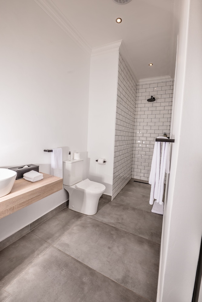 Double Room - Photo 5