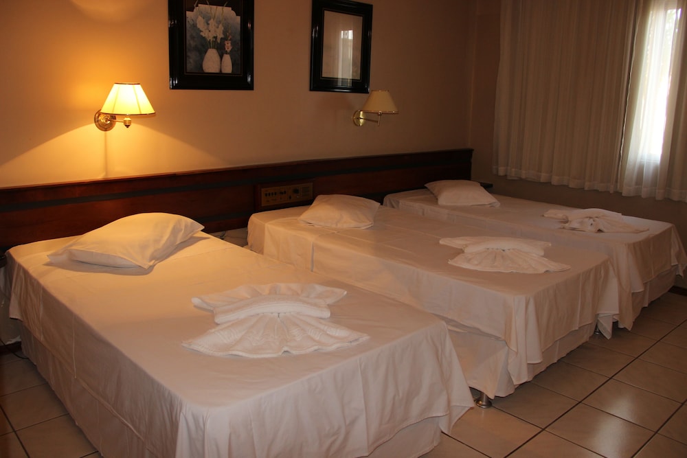 Standard Triple Room (Twin)