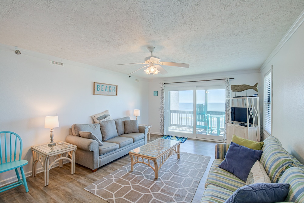 Condo, 2 Bedrooms