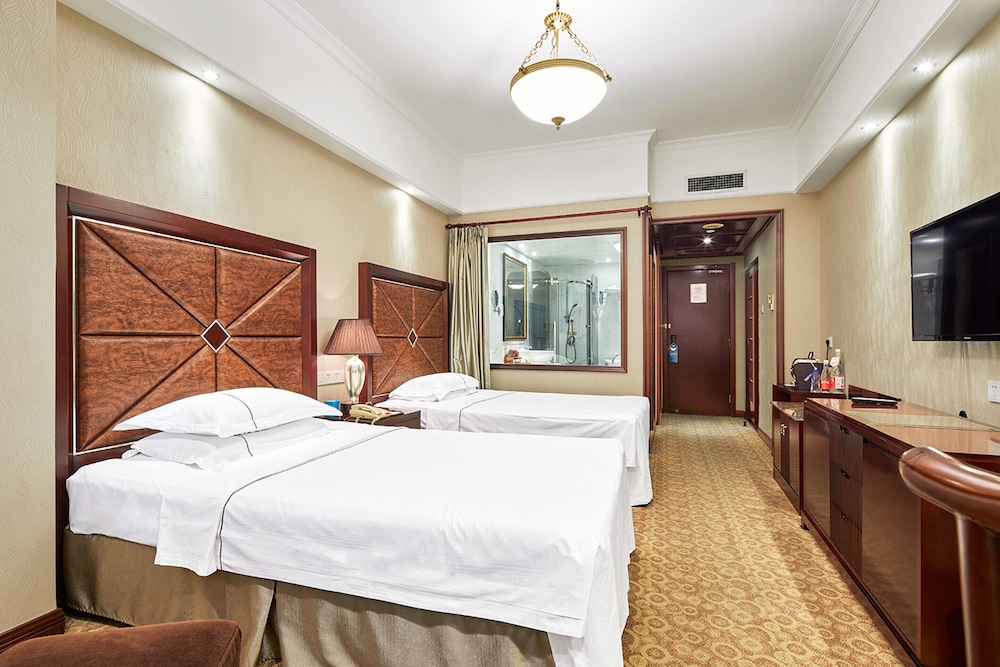 Deluxe City-view Twin Room photo 2