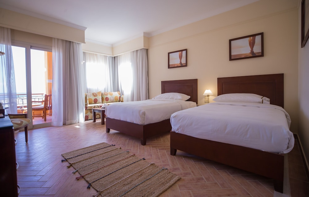 Standard Twin Room photo 3
