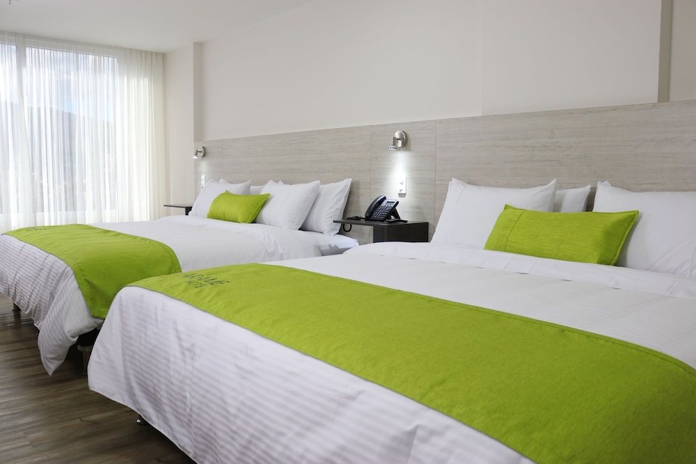Superior Twin Room, Multiple Beds, City View photo 3