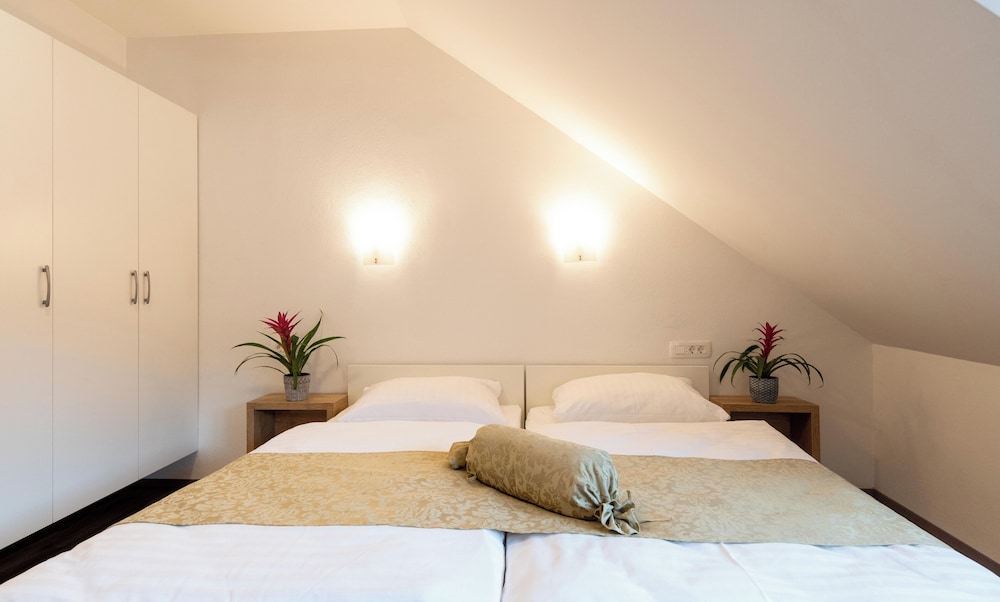 Comfort Quadruple Room, City View