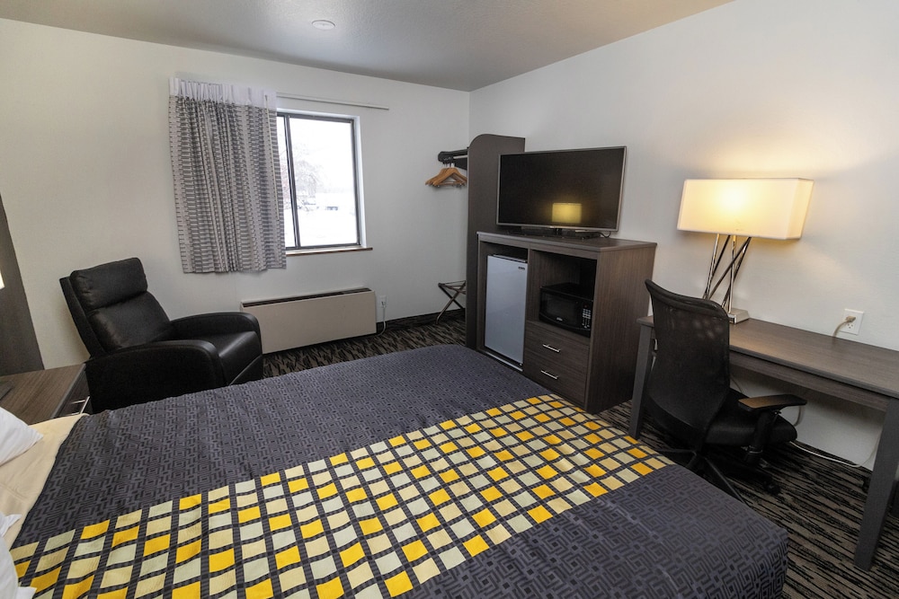 Standard Room, 1 Queen Bed, Non Smoking - Photo 4