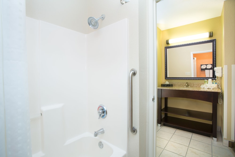 Suite, Multiple Beds - Photo 2