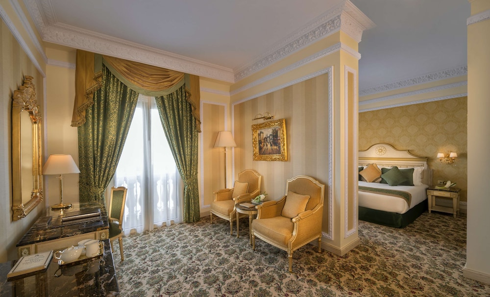 Executive Suite, 1 King Bed (Junior) photo 2