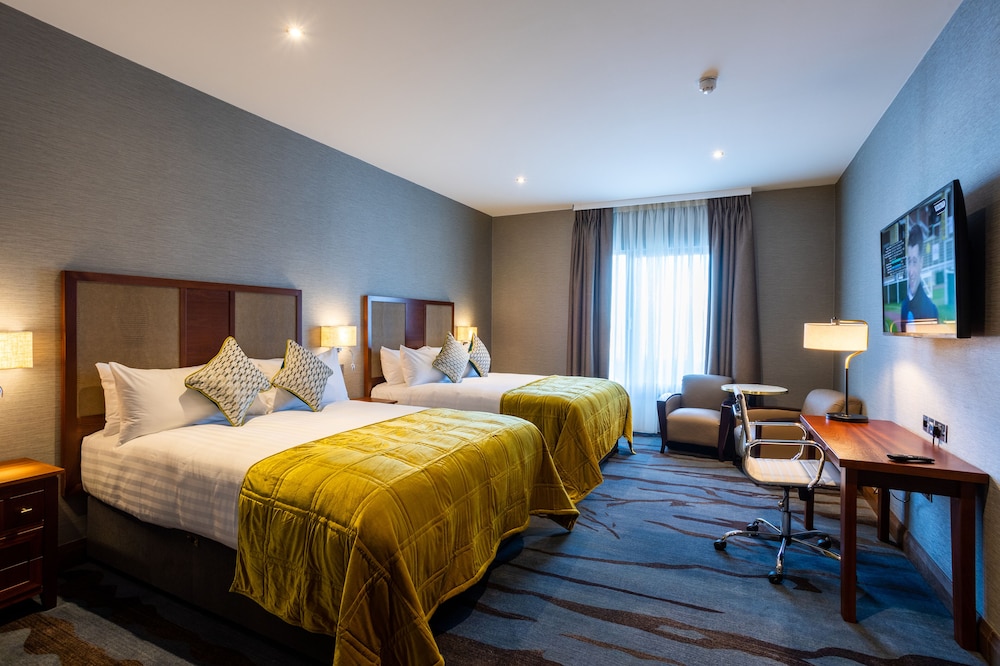 Superior Twin Room, Multiple Beds, Non Smoking, Ensuite - Photo 1