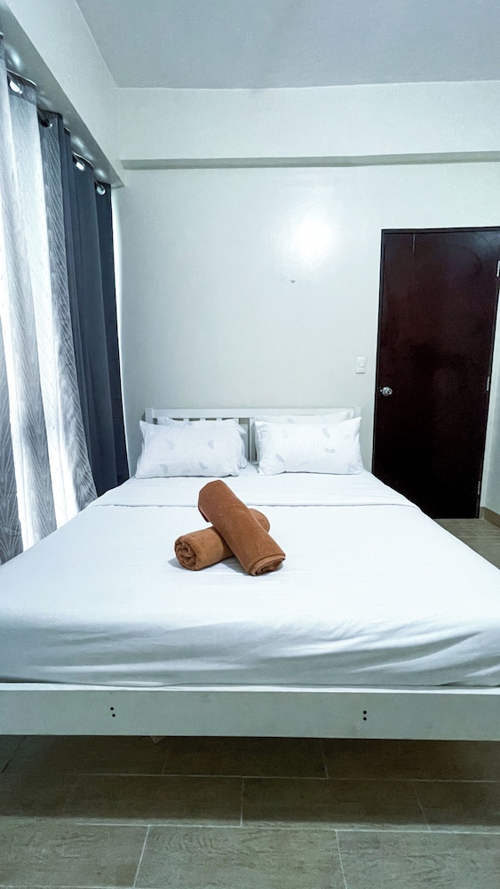 Signature Condo, 1 Bedroom, Balcony photo 1