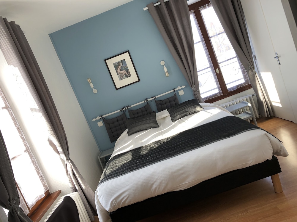 Standard Double Room photo 3