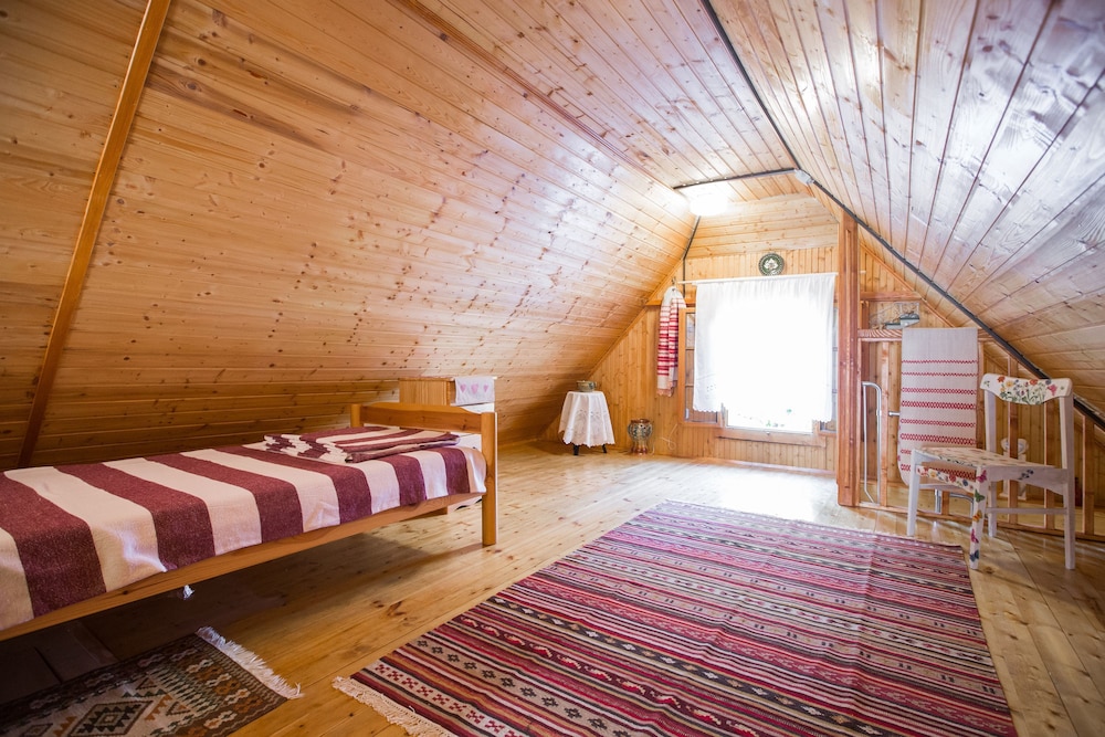 Traditional Cottage, Patio, Ground Floor
