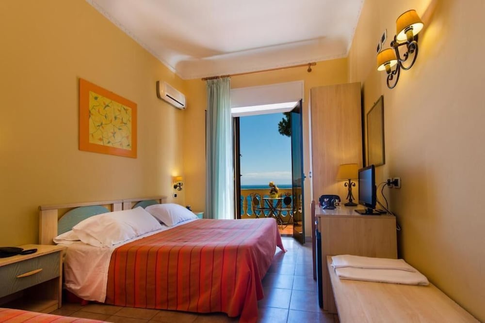 Comfort Double or Twin Room, Balcony, Sea View