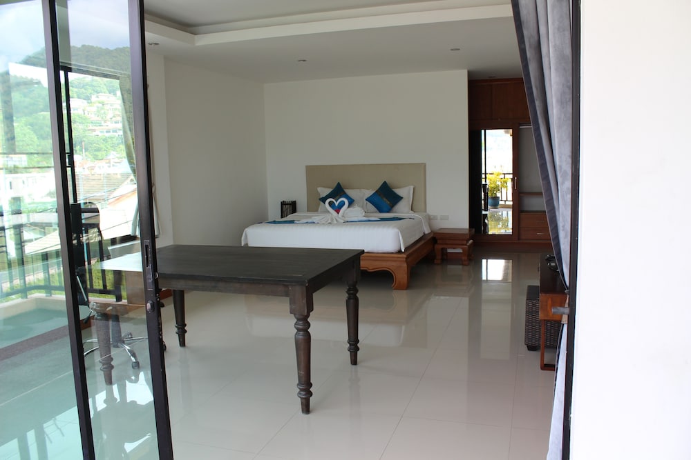 Penthouse, 2 Bedrooms, 2 Bathrooms, City View photo 1