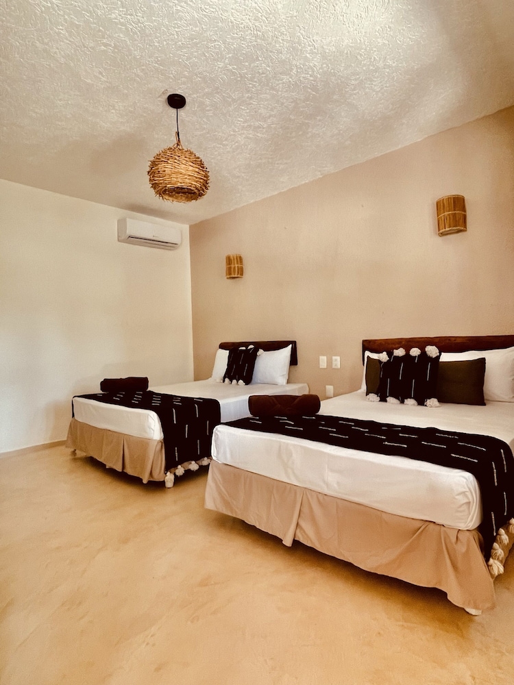 Room with 2 Single Beds, Garden view - Photo 4