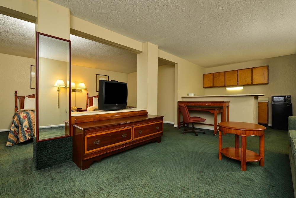 Suite, 2 Double Beds, Non Smoking photo 2
