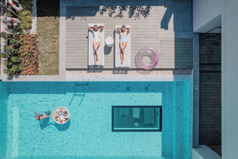 Luxury Rooftop Pool Villa - Photo 1
