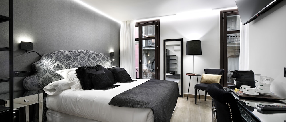 Luxury Double Room (Lydie)