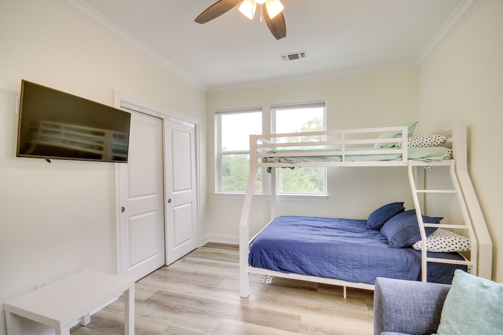 House (4 Bedrooms) photo 2
