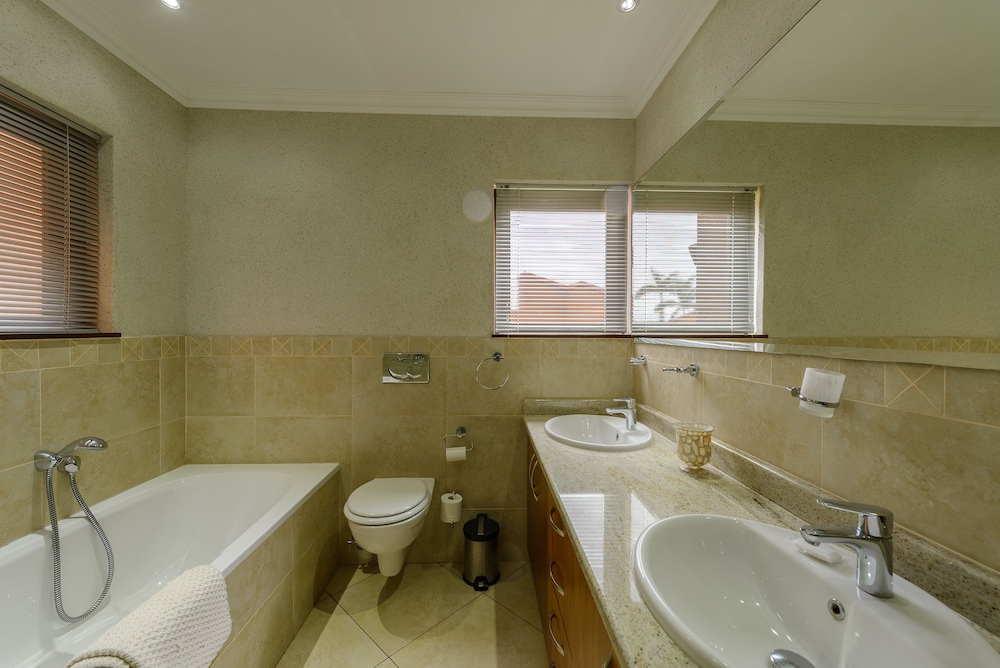 Luxury Villa, 4 Bedrooms photo 3