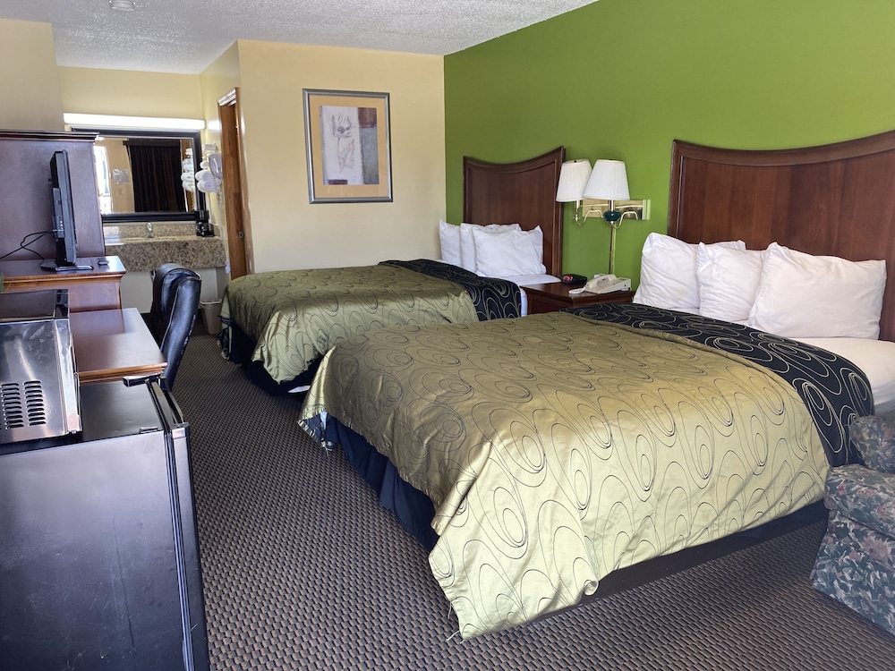 Standard Room, 2 Queen Beds, Non Smoking