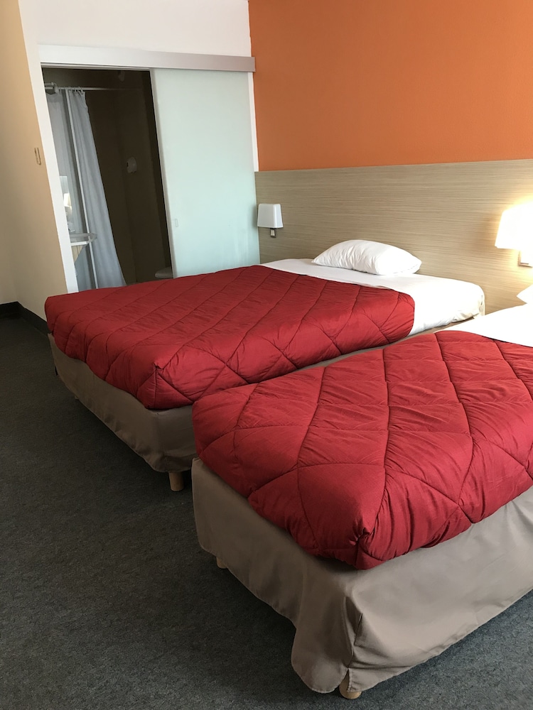 Standard Room, Multiple Beds photo 2