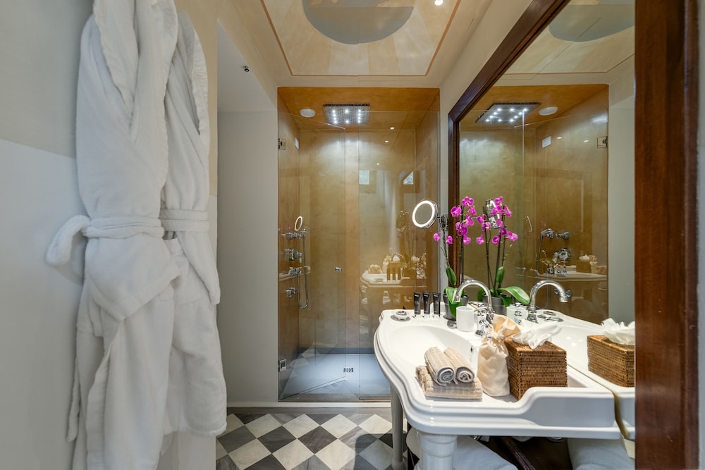 Superior Room - Photo 5