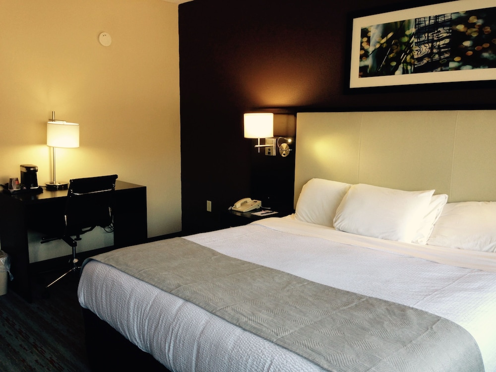 Deluxe Room, 1 King Bed photo 1
