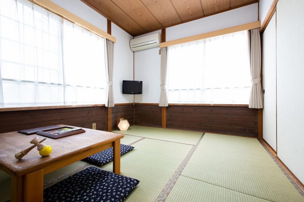 Japanese Style Triple Room, Non Smoking [Shared Bathroom] photo 1