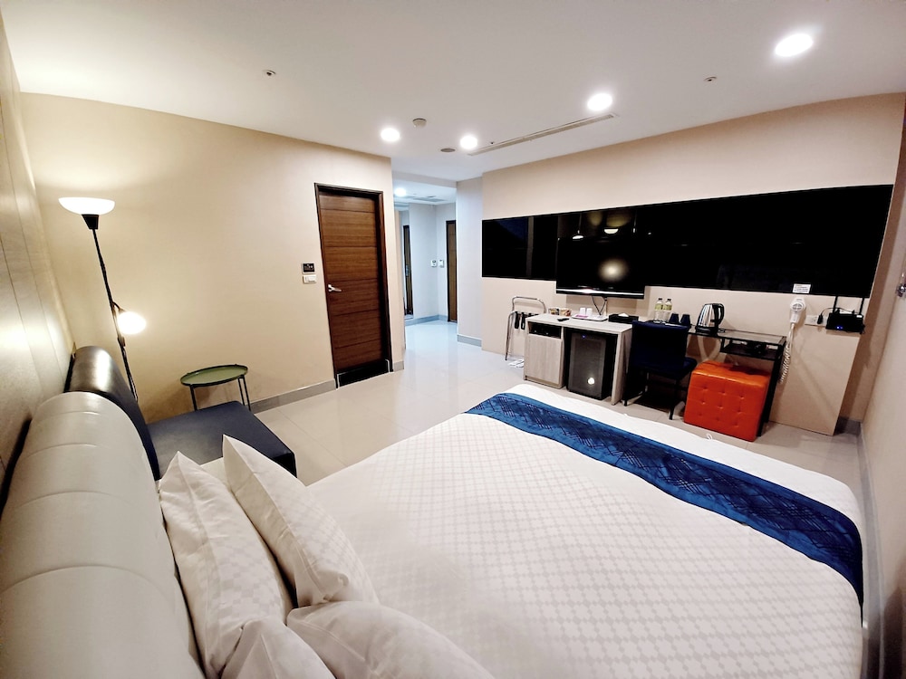 Business Double Room, No Windows